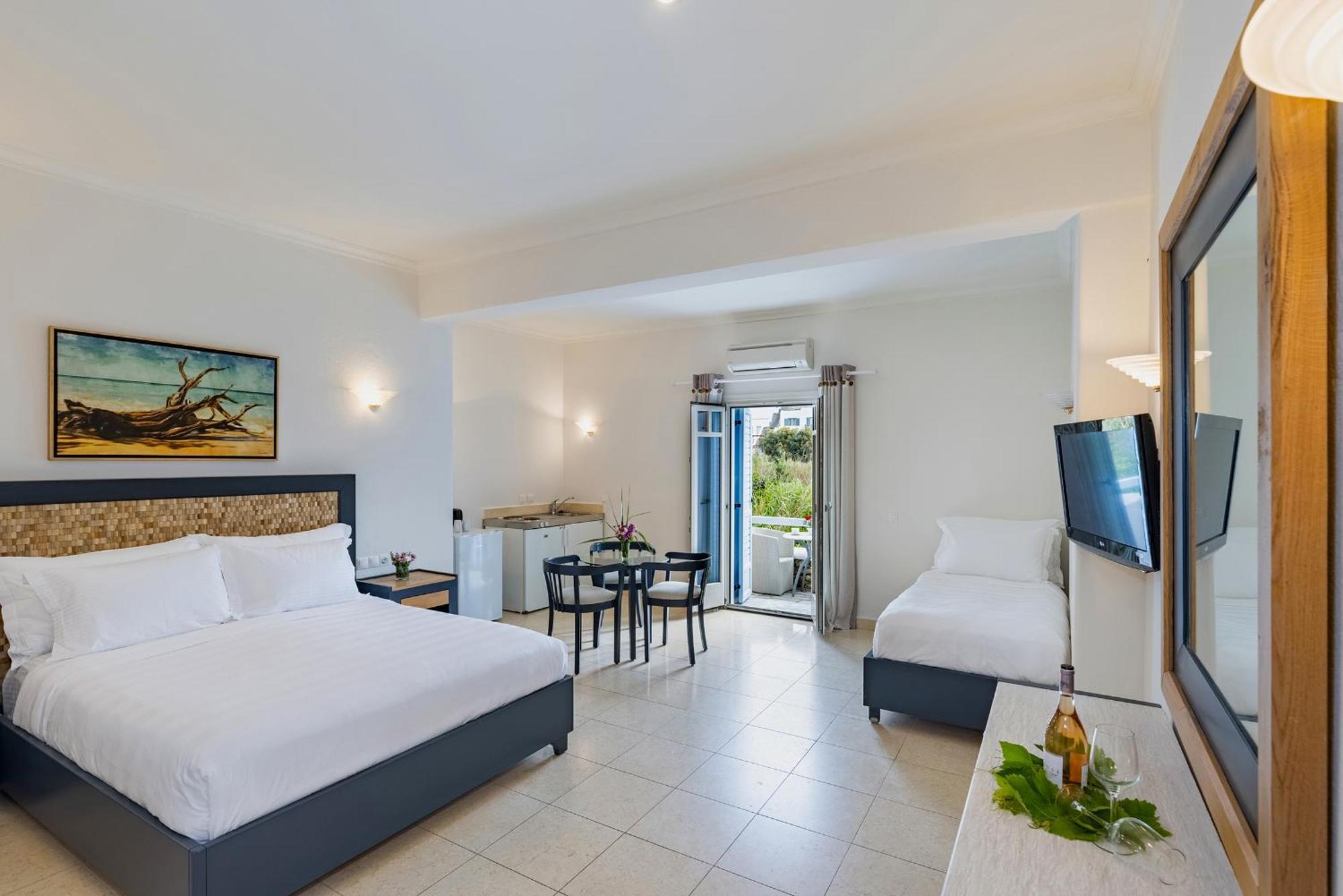 Hotel Petinos